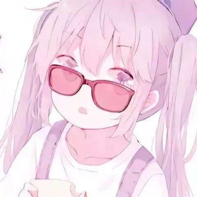 雅丹地貌厕所走红 游客手拿纸巾打卡